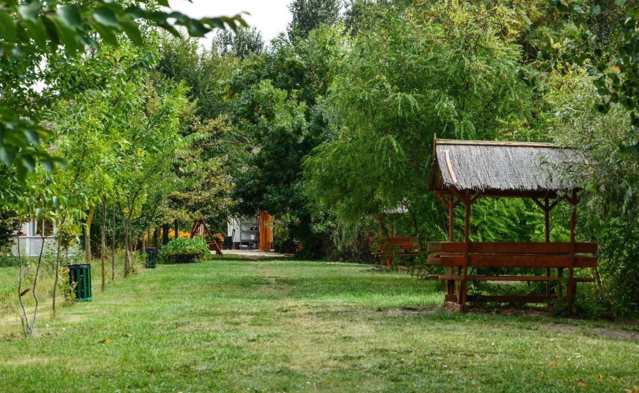Antal-tavi Fogadó és Horgászparadicsom Szentes Exterior foto