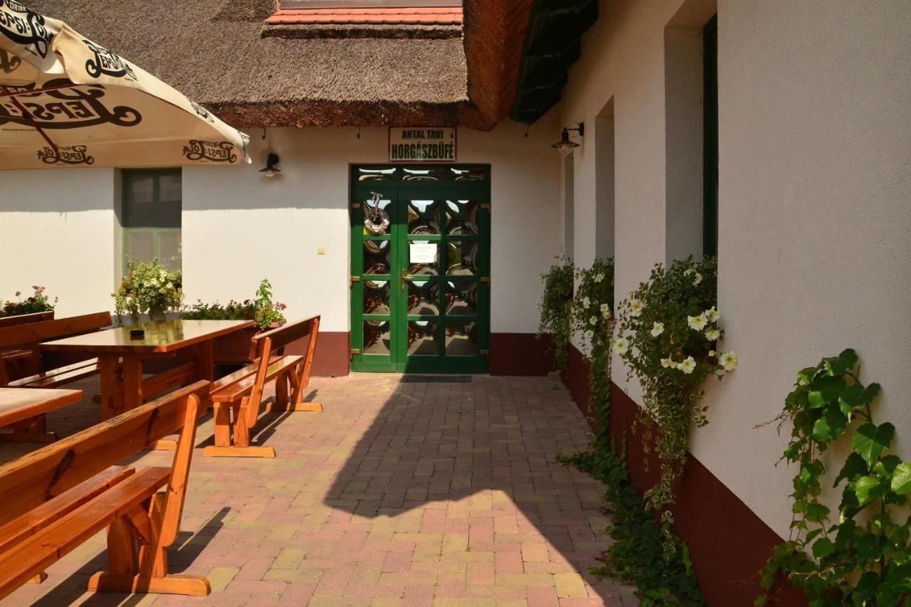 Antal-tavi Fogadó és Horgászparadicsom Szentes Exterior foto