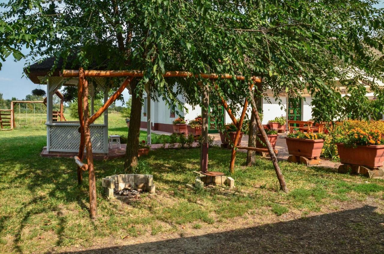 Antal-tavi Fogadó és Horgászparadicsom Szentes Exterior foto